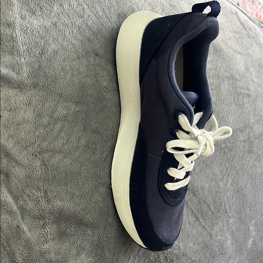 Allbirds Couriers Blue and White Sneakers with Soft Upper and White Soles - Picture 7 of 7